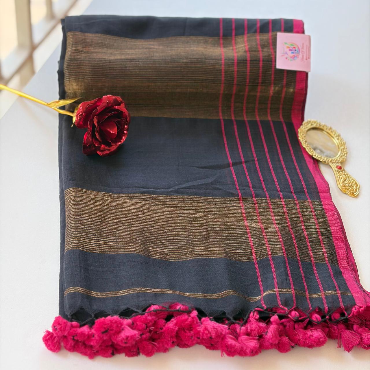 Black mulmul with chequered border & zari pallu