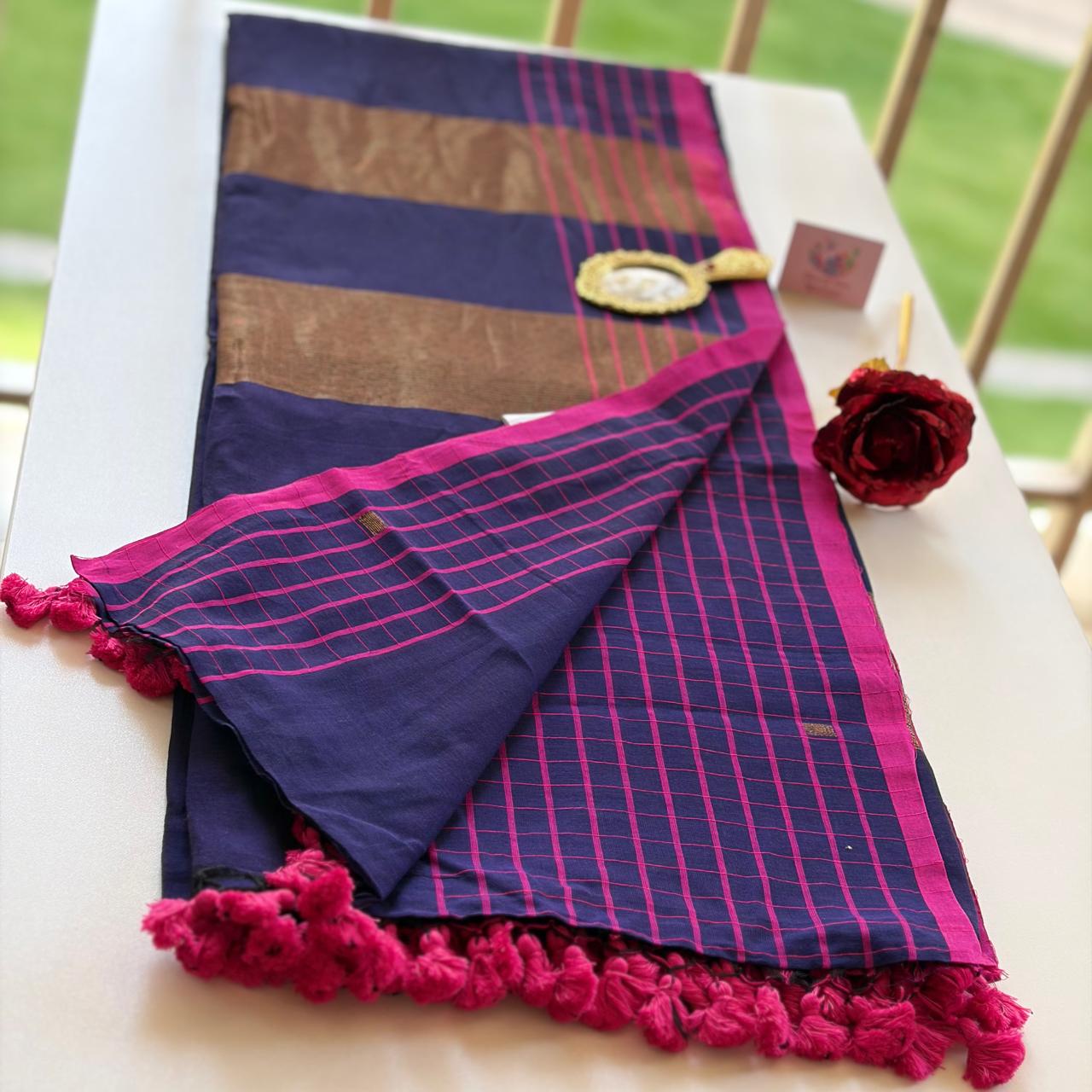 Purple mulmul with chequered border & zari pallu