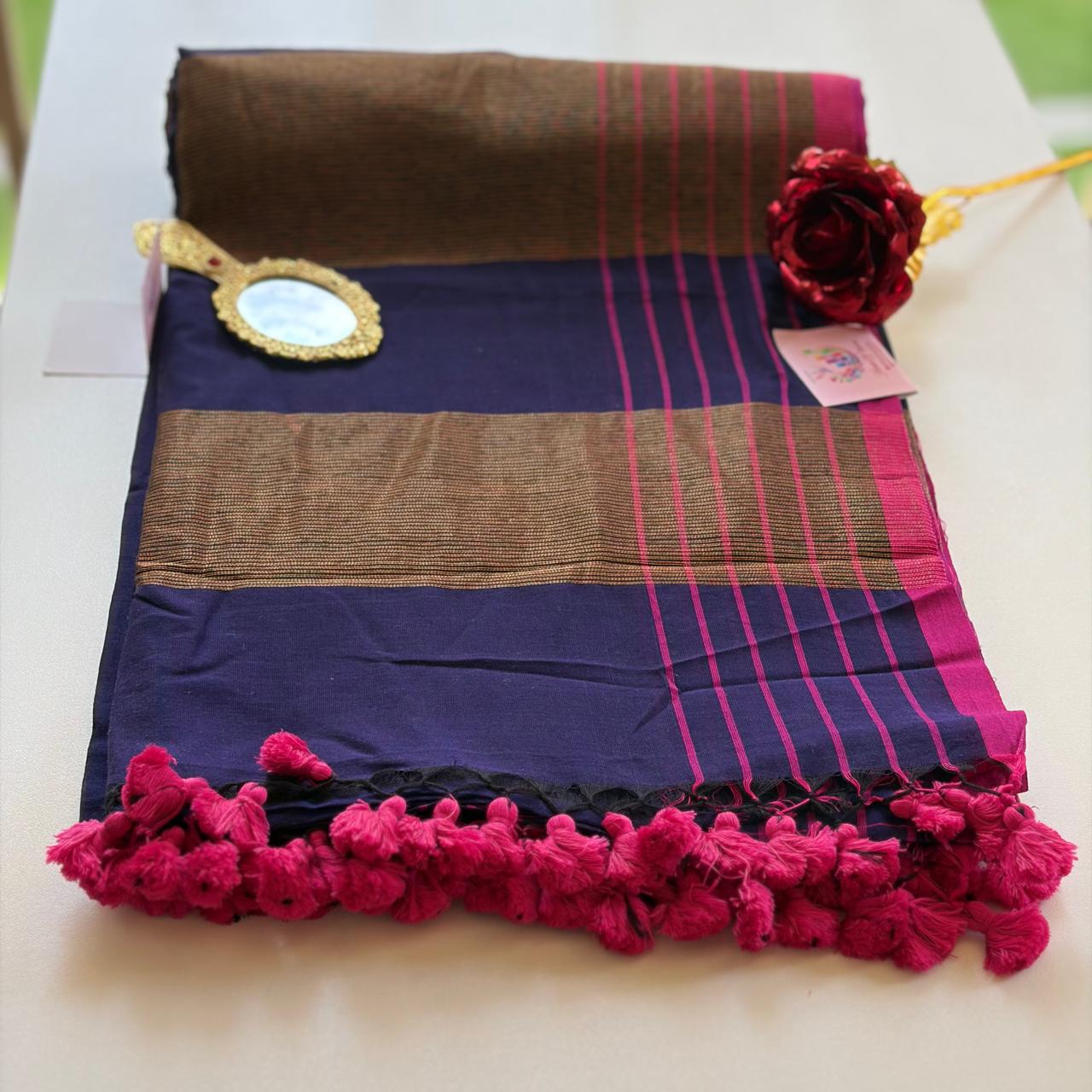 Purple mulmul with chequered border & zari pallu