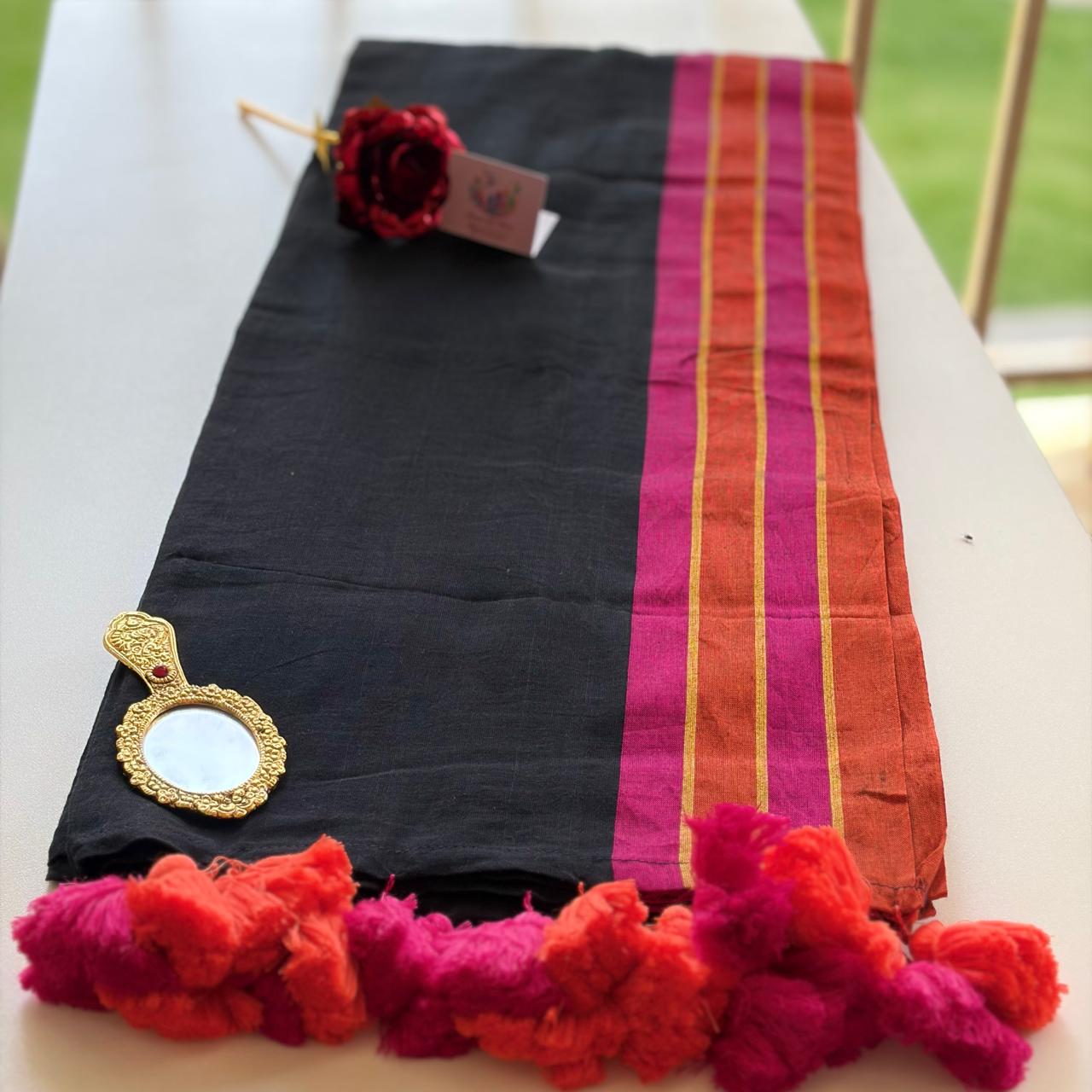 Black mulmul with thick border